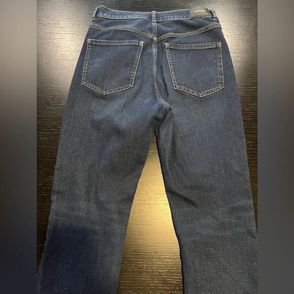 Express Slim Super High Rise Dark Wash with Tears at Knee Size 6S - Picture 8 of 8